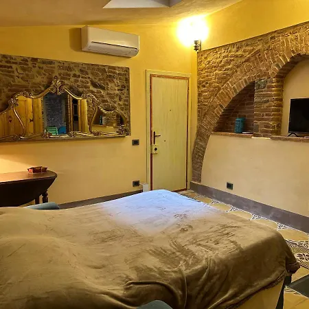 Apartment Torre Guinigi - Anfiteatro W/courtyard Lucca