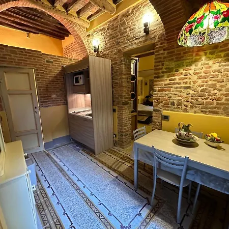 Torre Guinigi - Anfiteatro W/courtyard * Lucca